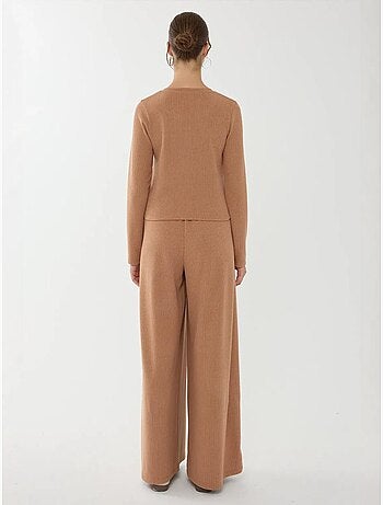 Cardigan en tricot boutonné sur le devant