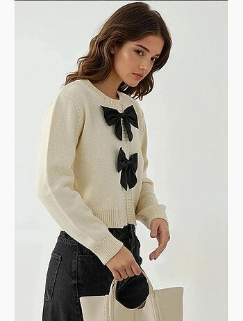Cardigan ras du cou en tricot épais avec fermeture à boutons hiccup