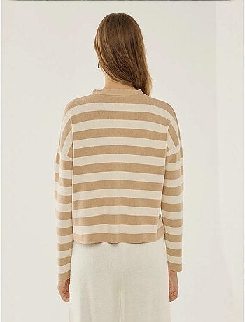 Cardigan rayé à col en V avec détails boutonnés