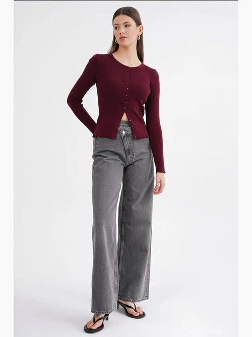 Cardigan slim fit en maille côtelée avec fermeture à boutons mixray - Kiabi Cardigan slim fit en maille côtelée avec fermeture à boutons mixray - Kiabi