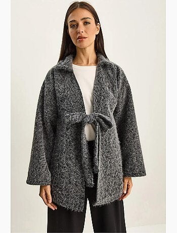 Cardigan texturé surdimensionné à col en v et fermeture à nouer avec fausse fourrure lucci
