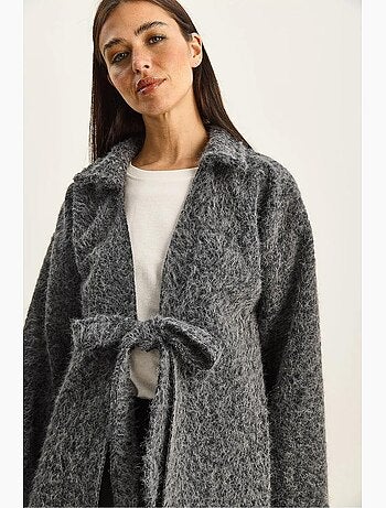 Cardigan texturé surdimensionné à col en v et fermeture à nouer avec fausse fourrure lucci