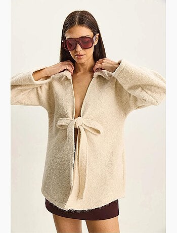 Cardigan texturé surdimensionné à col en v et fermeture à nouer avec fausse fourrure lucci