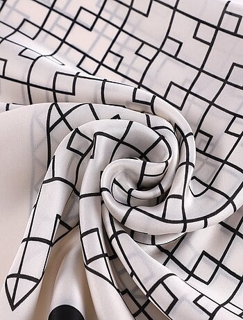 Carré de Soie LABYRINTHE