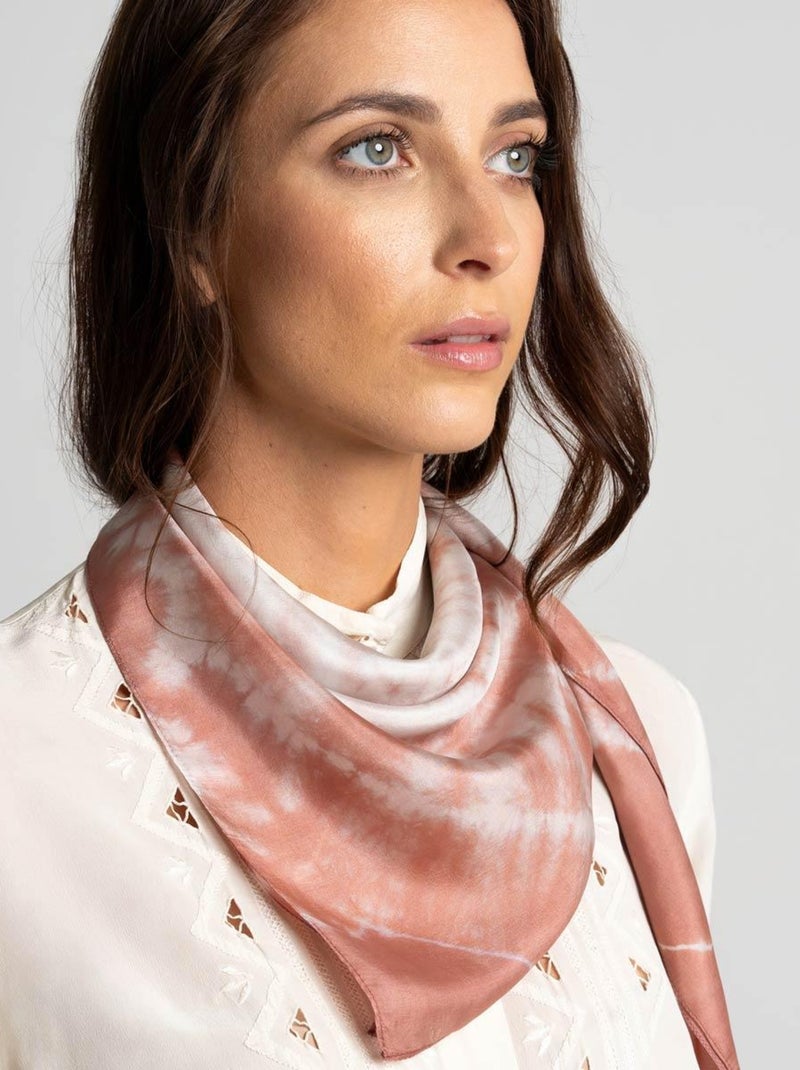 Carré de Soie Tie Dye Aivan - Artisanat VietNam Marron - Kiabi