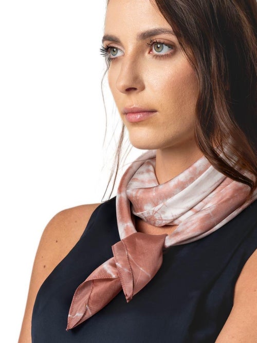 Carré de Soie Tie Dye Aivan - Artisanat VietNam - Kiabi