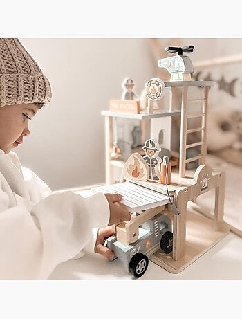Caserne pompiers bois enfant camion helicoptere accessoires mamabrum