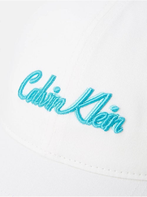 Casquette de baseball motif/style logo brodé - calvin klein - Kiabi Casquette de baseball motif/style logo brodé - calvin klein - Kiabi