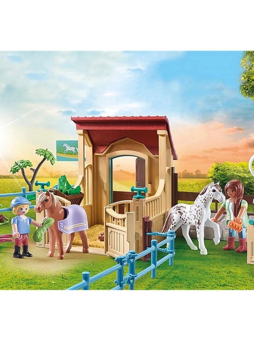 Cavalières avec box et poneys - Kiabi