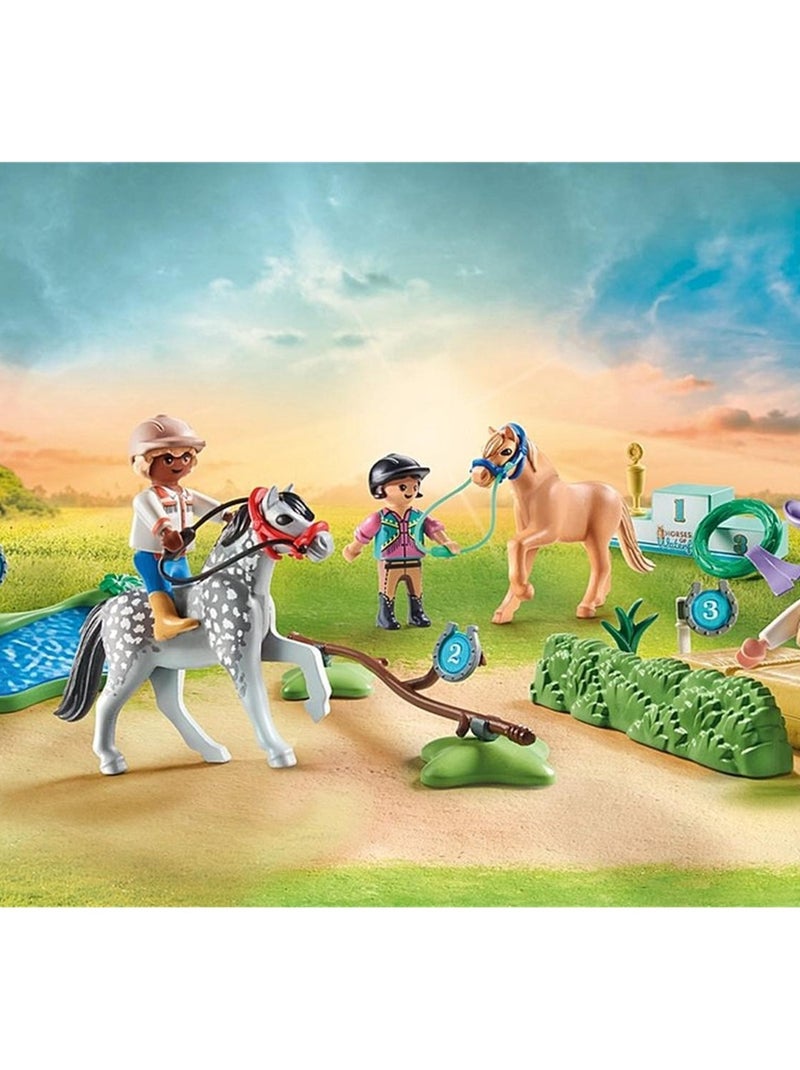 Cavaliers avec poneys et saut d'obstacles N/A - Kiabi