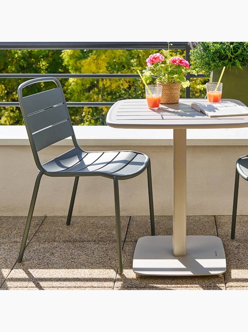 Chaise de jardin empilable en acier à lattes ALEGORIA - Kiabi Chaise de jardin empilable en acier à lattes ALEGORIA - Kiabi