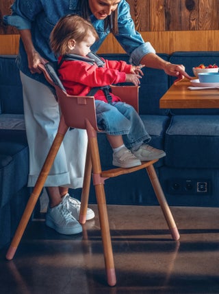 Chaise haute évolutive 2en1 LIONELO Koen - Jusqu'à 50kg - Léger - Plateau amovible