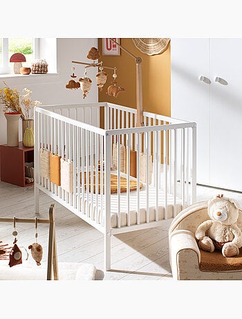Chambre bébé complète Basic, Lit 120x60 tout barreaux, Commode à langer 3 tiroirs et Armoire 2 porte