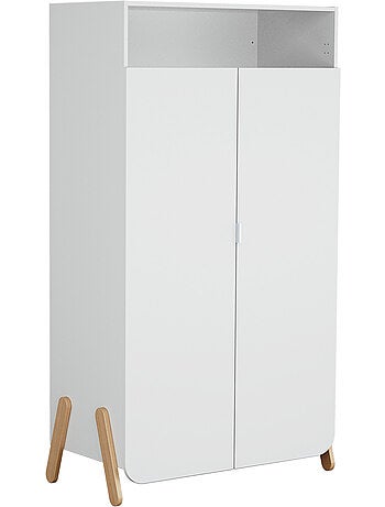 Chambre bébé lit, meuble à langer et armoire en bois pirate