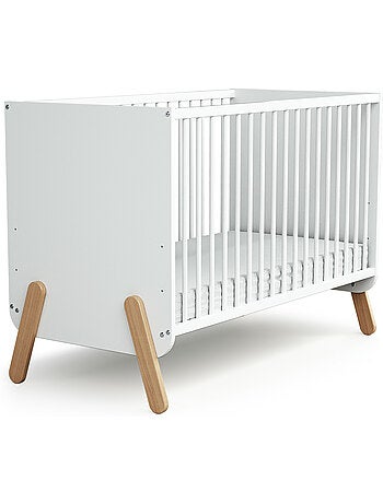 Chambre bébé lit, meuble à langer et armoire en bois pirate