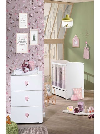 Chambre complète bébé avec lit à barreaux et commode à langer -