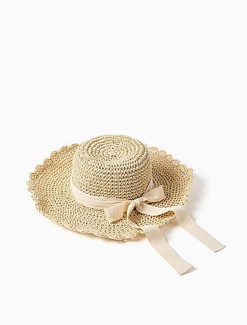 Chapeau de paille avec nœud décoratif