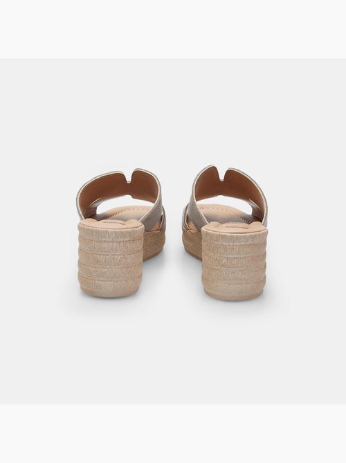 Chausson en daim avec semelle compensée BATA - Kiabi