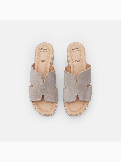 Chausson en daim avec semelle compensée BATA - Kiabi