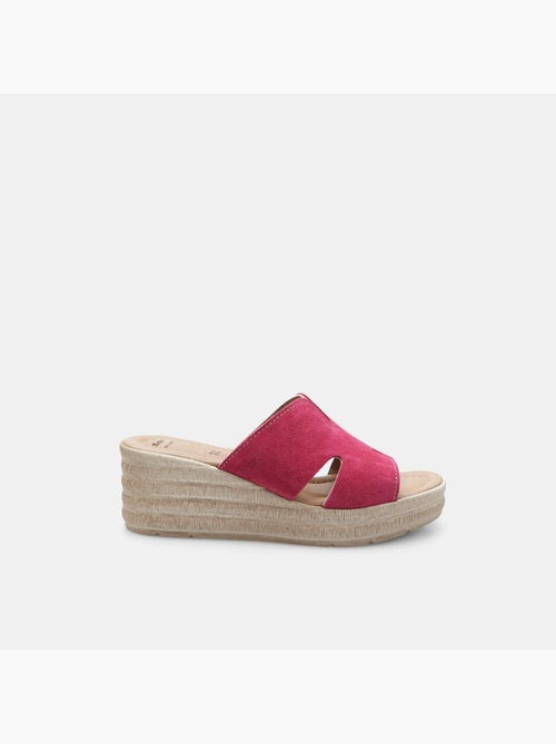 Chausson en daim avec semelle compensée BATA - Kiabi