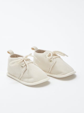 Chaussons à lacets