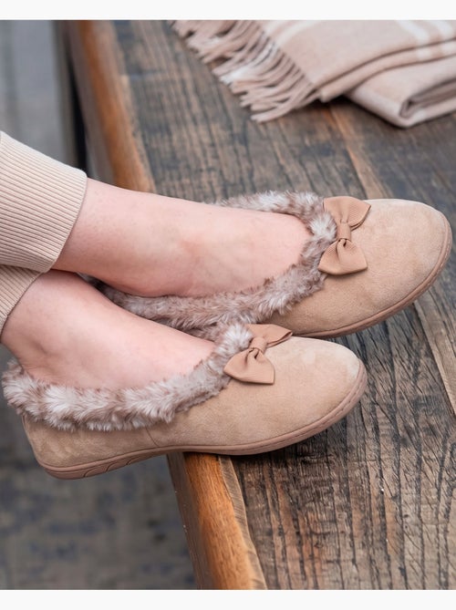 Chaussons ballerines en velours, semelle ultra confort, femme - Kiabi Chaussons ballerines en velours, semelle ultra confort, femme - Kiabi