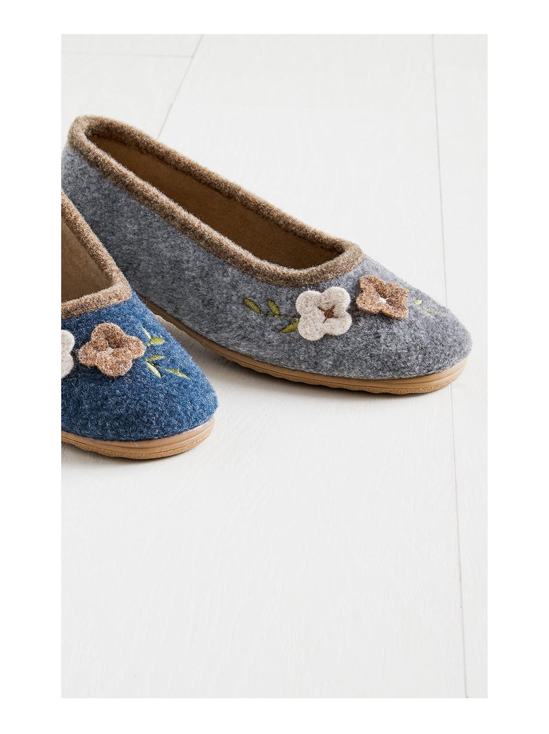 Chaussons ballerines feutre à fleurs Gris - Kiabi