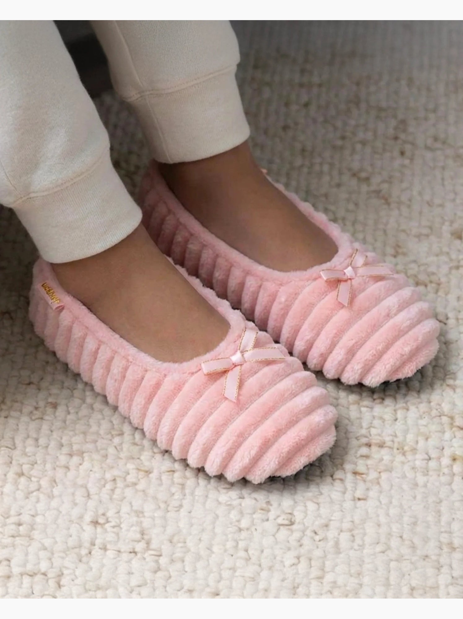 Chaussons Mousse Amortissante Pantoufles Isotoner Femme Isotoner Chausson Ballerine Femme - Velours Confortable - Noir Chausson Maison élastique Chaussons Fille Du 27 Au 39