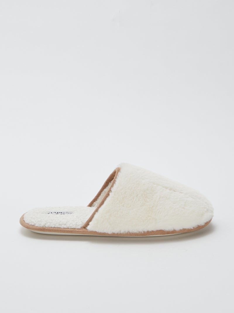 Chaussons basiques en fausse fourrure Beige - Kiabi