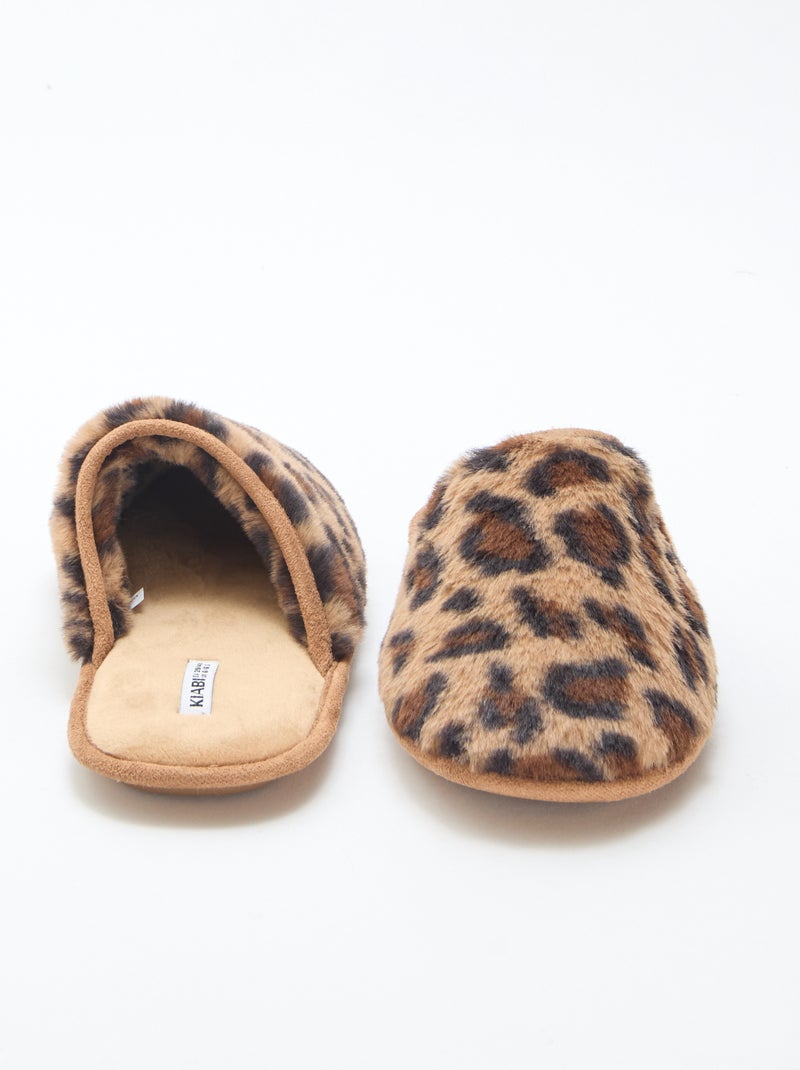 Chaussons basiques en fausse fourrure Marron - Kiabi