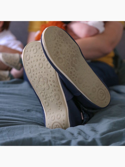 Chaussons bébé cuir souple bouclettes kaki-beige - Kiabi Chaussons bébé cuir souple bouclettes kaki-beige - Kiabi
