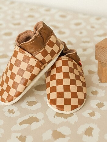 Chaussons bébé cuir souple damier