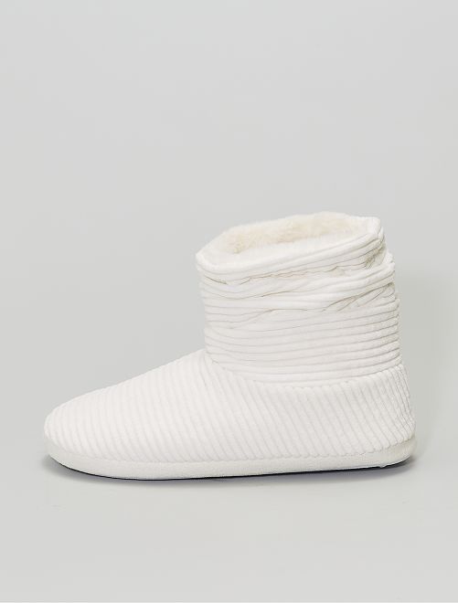 Chaussons boots                             blanc 
