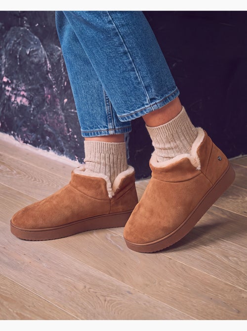 Chaussons bottillons dessus en cuir, semelle plateforme femme isotoner - Kiabi Chaussons bottillons dessus en cuir, semelle plateforme femme isotoner - Kiabi