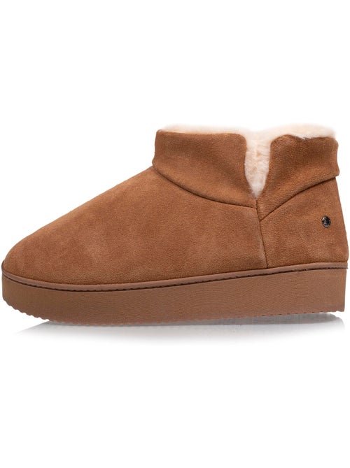 Chaussons bottillons dessus en cuir, semelle plateforme femme isotoner - Kiabi Chaussons bottillons dessus en cuir, semelle plateforme femme isotoner - Kiabi