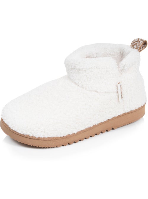 Chaussons bottillons maille bouclette - semelle crantée femme Isotoner - Kiabi Chaussons bottillons maille bouclette - semelle crantée femme Isotoner - Kiabi