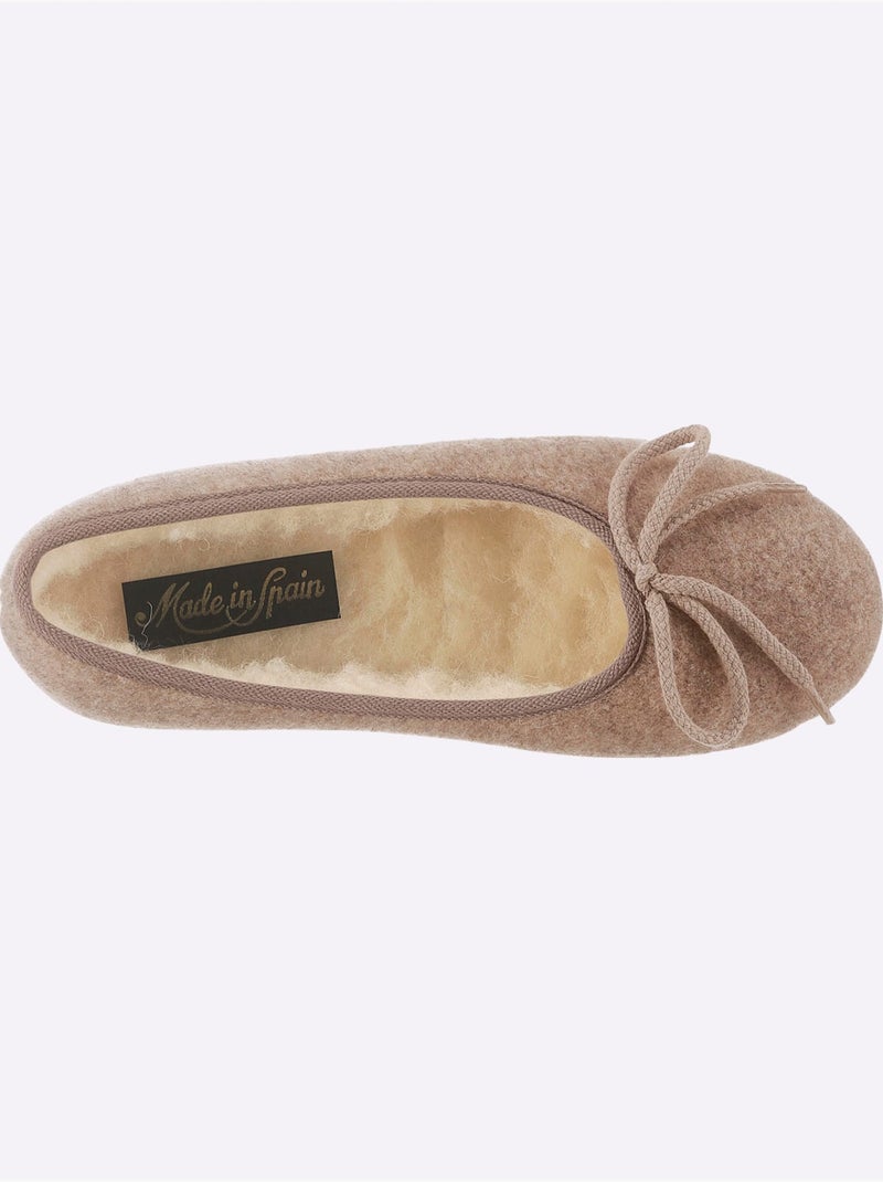 Chaussons en feutre avec nœud décoratif et semelle en caoutchouc - Taille standard - Witt Beige - Kiabi