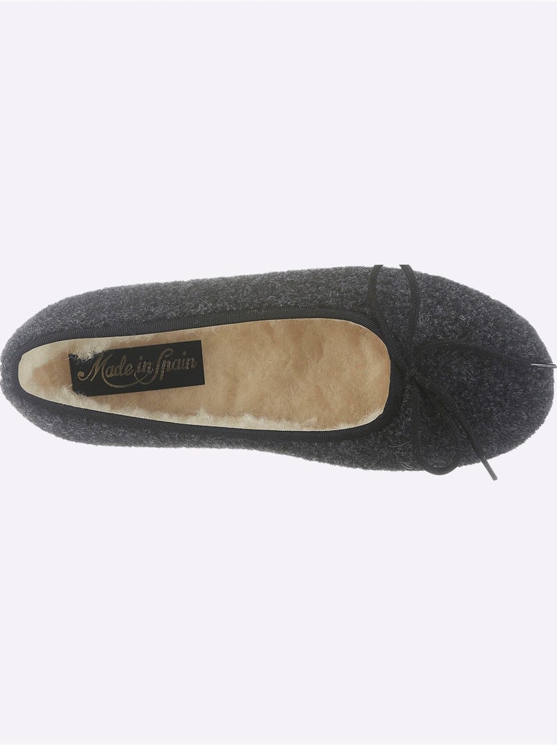Chaussons en feutre avec nœud décoratif et semelle en caoutchouc - Taille standard - Witt Noir - Kiabi