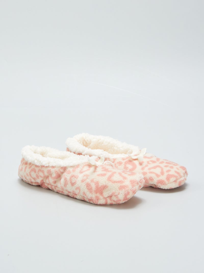 Chaussons en polaire 'léopard' Rose - Kiabi