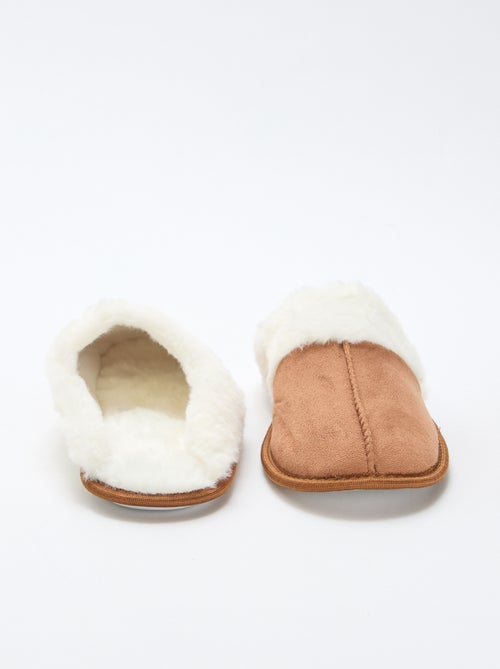Chaussons en suédine avec fausse fourrure - Kiabi