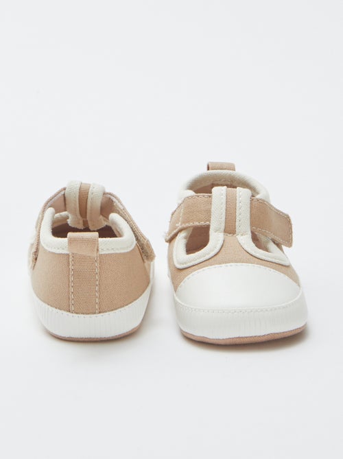 Chaussons esprit baskets en toile - Kiabi