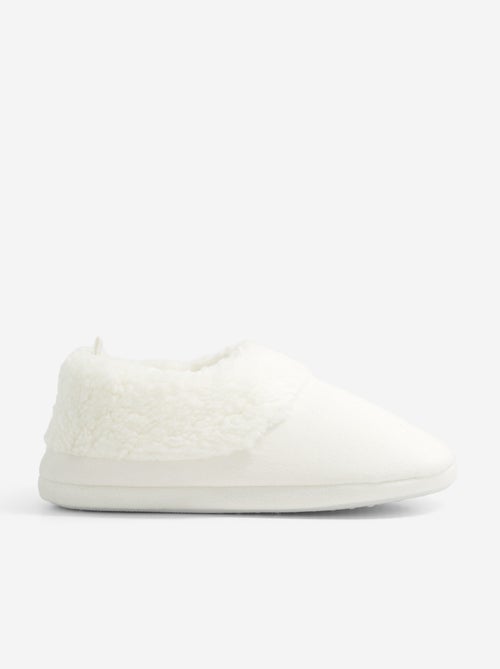 Chaussons forme bottillon bas fourrés - Kiabi Chaussons forme bottillon bas fourrés - Kiabi