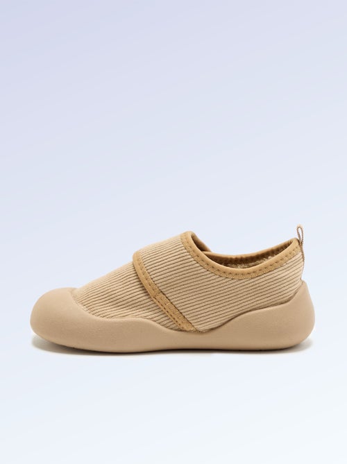 Chaussons 'Kitchoun' souples fourrés - Kiabi Chaussons 'Kitchoun' souples fourrés - Kiabi