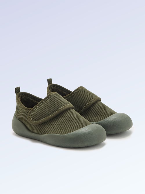 Chaussons 'Kitchoun' souples fourrés - Kiabi Chaussons 'Kitchoun' souples fourrés - Kiabi