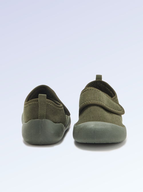 Chaussons 'Kitchoun' souples fourrés - Kiabi Chaussons 'Kitchoun' souples fourrés - Kiabi