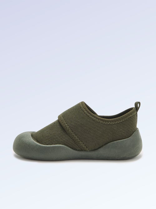 Chaussons 'Kitchoun' souples fourrés - Kiabi Chaussons 'Kitchoun' souples fourrés - Kiabi