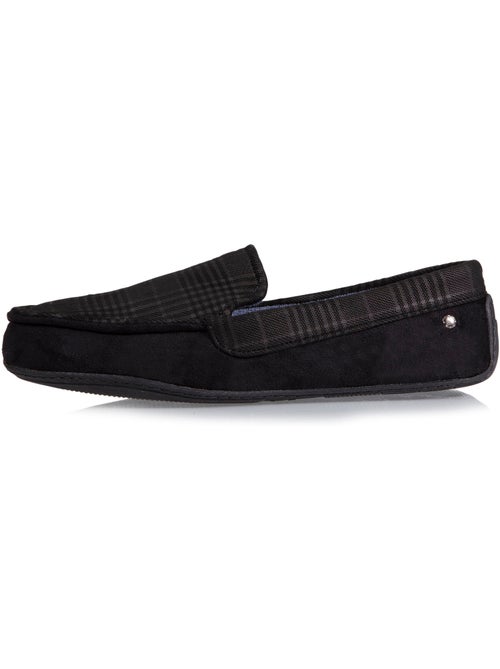 Chaussons mocassins en suédine, semelle gomme homme isotoner - Kiabi Chaussons mocassins en suédine, semelle gomme homme isotoner - Kiabi