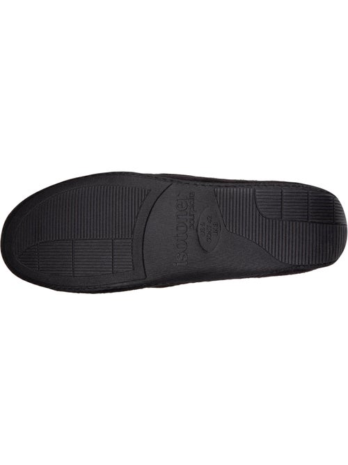 Chaussons mocassins en suédine, semelle gomme homme isotoner - Kiabi Chaussons mocassins en suédine, semelle gomme homme isotoner - Kiabi