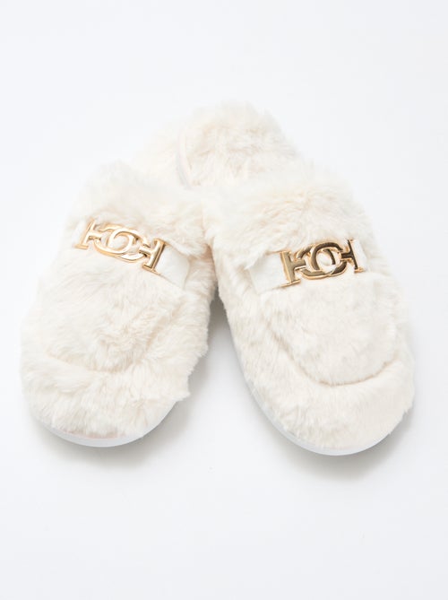 Chaussons mule en fausse fourrure - Kiabi
