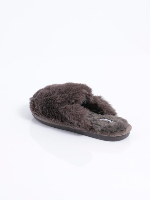 Chaussons mules chauds fourrure douce - AFIBEL - Kiabi Chaussons mules chauds fourrure douce - AFIBEL - Kiabi
